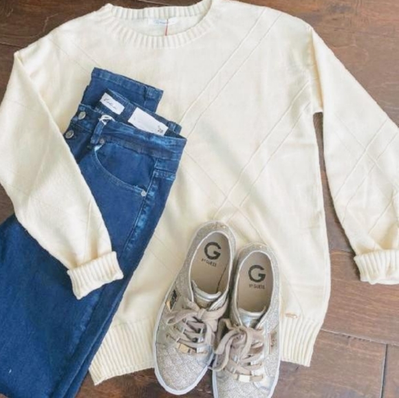 NWT Q2 Soft white sweater - Picture 2 of 4